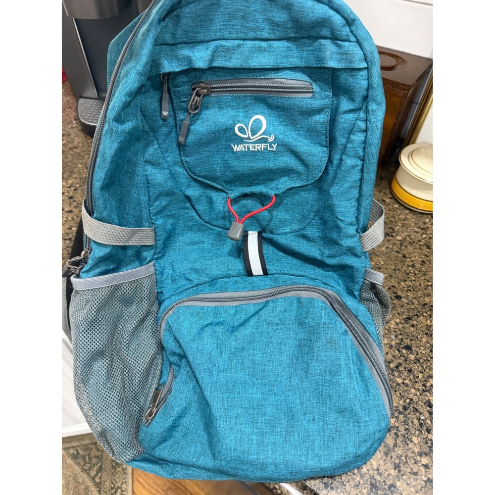Waterfly Teal Blue Foldable Lightweight Hiking Backpack Daypack Travel Bag‎